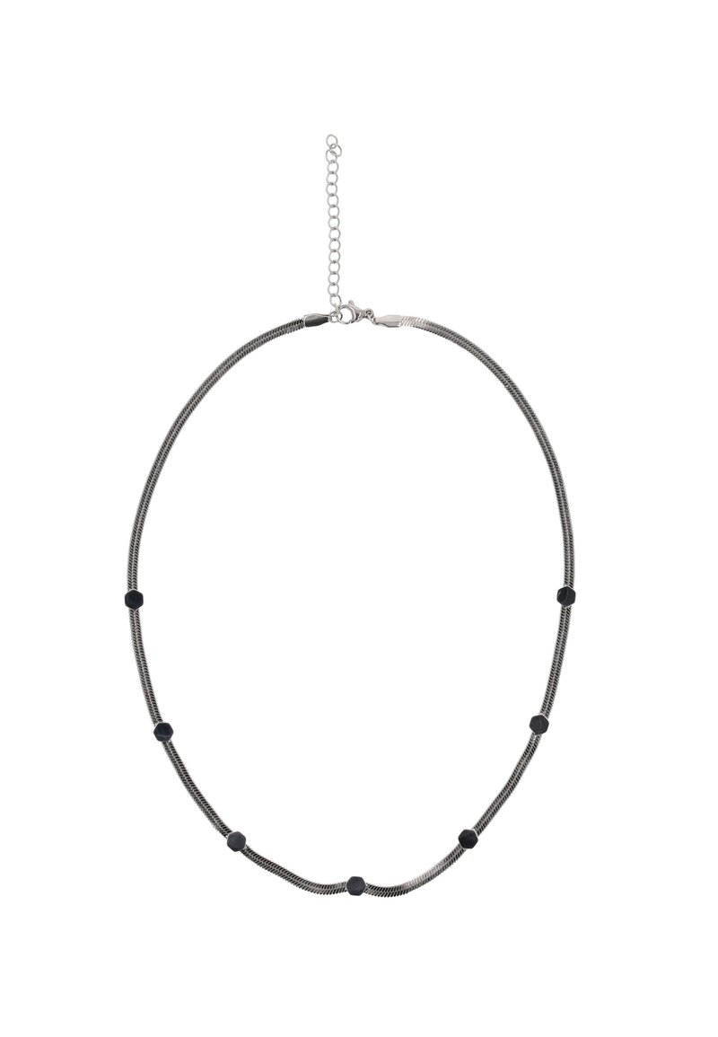 Kovový náhrdelník s flexibilním kovovým řetízkem v šedé barvě. Obsahuje černé kulaté a šestiboké akcenty rovnoměrně rozmístěné podél délky.