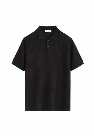 Polo noir à manches courtes avec un motif en maille texturée et deux boutons sous le col, présenté sur un fond blanc.