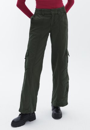 MIT NIEDRIGER TAILLENFORM - Cargohose - antik kombu green