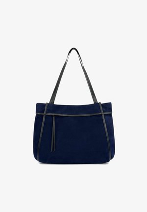 Sac fourre-tout en daim bleu marine avec des accents en cuir noir, doté de deux poignées robustes et d'un design simple, idéal pour un usage décontracté ou professionnel.