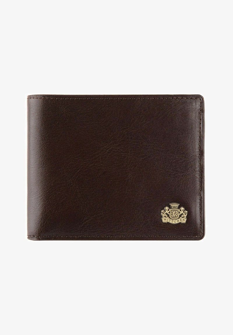 Portafoglio in pelle marrone con una finitura liscia, design a due pieghe e accento logo dorato nell'angolo in basso a destra. Stile compatto e minimalista.