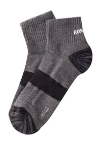 Harmaat sukat mustilla raidoilla, röpelövarsi, vahvistettu kantapää ja varvastoppa, merkitty kokoluokkaan 39/42. Valmistettu pehmeästä tekstiilimateriaalista.