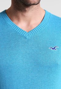 Hollister Co. Stickad tröja - mottled blue