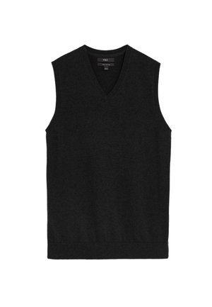 Schwarze ärmellose Baumwollstrickweste mit V-Ausschnitt und gerippten Abschlüssen an Ausschnitt, Armlöchern und Saum, mit M&S-Etikett, flach auf weißem Hintergrund ausgebreitet.