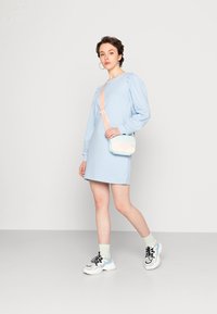 JDY JDYIVY MATHILDE DRESS - Vestido de dia - cashmere blue