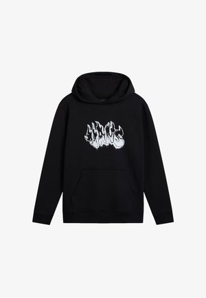 Sweat à capuche noir en coton avec une poche kangourou à l'avant et une capuche à cordon. Présente un graphique de texte blanc dégoulinant sur la poitrine.