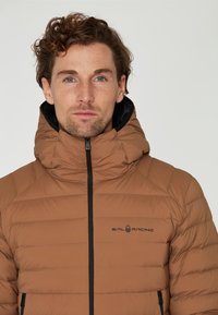 Sail Racing HOOD SPRAY - Dunjacka - dk sand