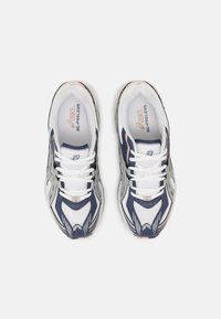 ASICS SportStyle GEL PRELEUS - Sapatilhas - white/pure silver
