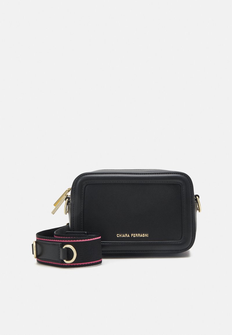 CHIARA FERRAGNI RANGE EYELIKE BUCKLE SKETCH BAGS Schoudertas black/zwart Zalando.nl