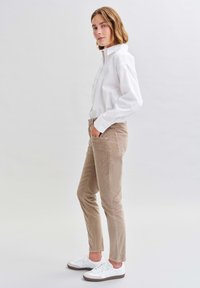 OPUS EVITA BABYCORD - Jeans Slim Fit - cocoa