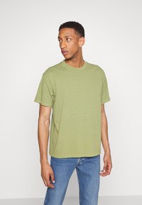 Levi's® VINTAGE - T-shirt básica - pumice strone garment dye pumice stone