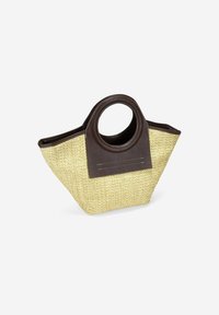 Bolso de paja con parte superior de cuero marrón y asa circular, presentando una superficie texturizada y un detalle de costura en contraste en el cuero.