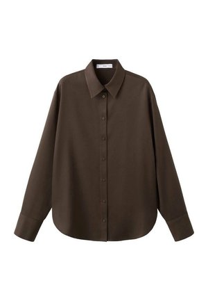 Dunkelbraunes, langärmliges Hemd mit Knopfleiste, spitzem Kragen und abgerundetem Saum, flach liegend vor weißem Hintergrund dargestellt.