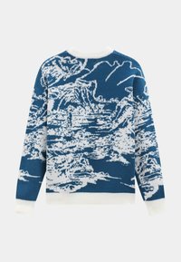 Pull en tricot bleu et blanc avec un motif en vagues. Col rond et poignets côtelés avec une coupe décontract ée. Tissu doux et texturé.