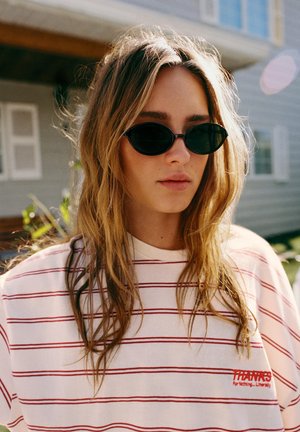 PULL&BEAR, RESIN OVAL - Lunettes de soleil - brown