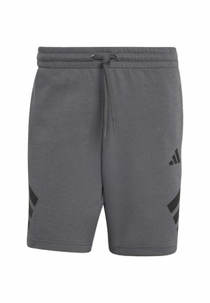Sivé športové šortky s elastickým pásom a šnúrkou, so čiernymi geometrickými logom na oboch nohách.