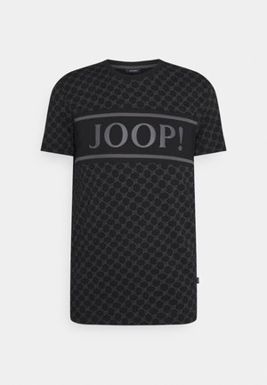 Czarna koszulka z krótkim rękawem z wzorem łańcucha na całej powierzchni i dużym logo „JOOP!” na piersi.