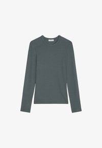 Unselected, deep emerald