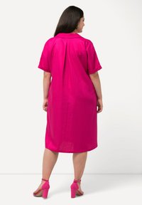 Ulla Popken SHORTSLEEVE - Denní šaty - light heather