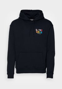 Sudadera con capucha azul marino y bolsillo frontal, que presenta el texto multicolor "LOVE WINS" en una fuente divertida en el lado izquierdo del pecho. Material de algodón.