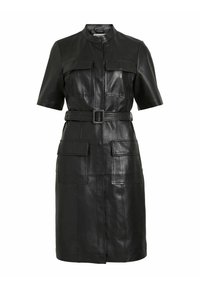 Juodas odinis suknelė trumpomis rankovėmis, su apykakle, priekiu užtrauktuku, diržu liemens srityje ir keliais kišenėmis. Lygus paviršius.