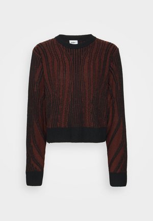 Maglione girocollo a maniche lunghe con motivo a righe verticali astratte nere e rosso scuro, con polsini e orlo a coste.