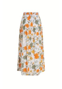 Jupe maxi florale avec un fond blanc et des motifs floraux orange et verts, taille élastique et design en étages.