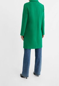 Stradivarius Mantel - green