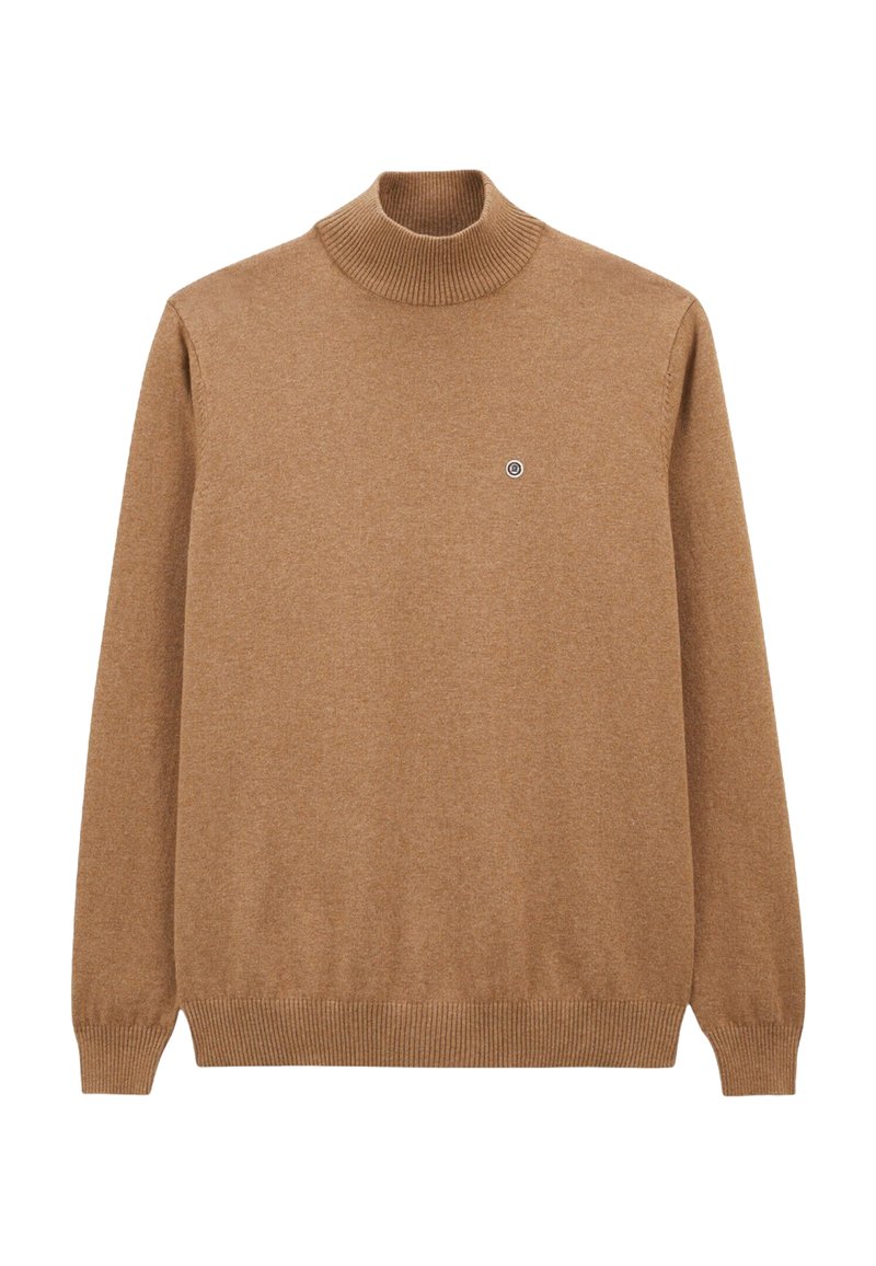 Pull turtleneck marron en tricot doux. Présente des poignets et un ourlet côtelés avec un petit logo sur la poitrine. Coupe classique.