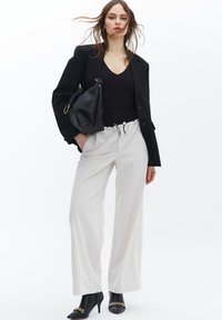 OXXO WITH V-NECK - Blus - black