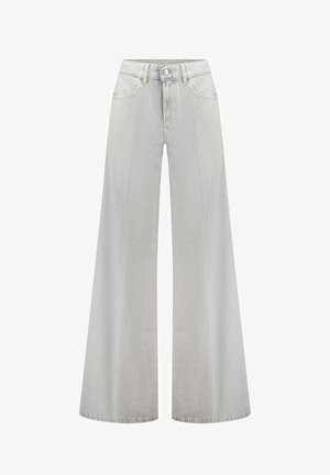 Lichtgrijze wijde jeans van denim, voorzien van voorzakken, een gulp met ritssluiting en knoop, en een onafgewerkte zoom.