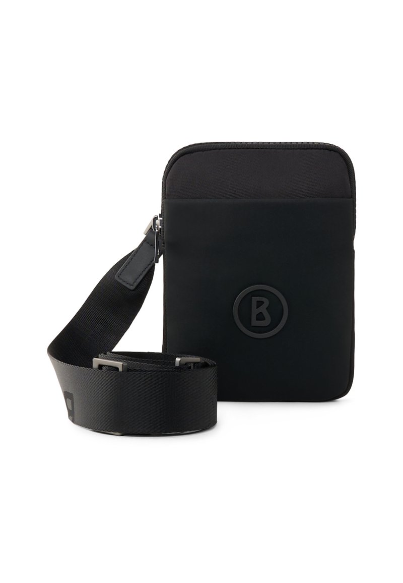 Borsa a tracolla nera realizzata in nylon resistente, caratterizzata da una texture liscia, chiusura con zip, tracolla regolabile e dettaglio del logo in rilievo sulla parte anteriore.