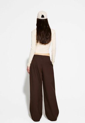 Bershka, Pantalon classique - dark brown
