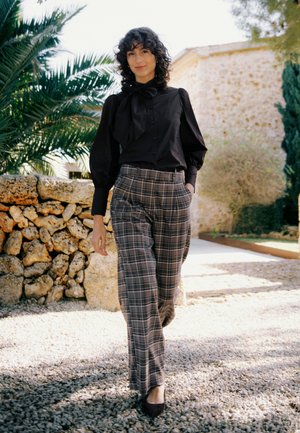 b.young, BYESTOLO - Pantalon classique - sepia check