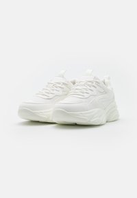 Thumbnail Image 3