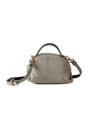 Petit sac à main gris texturé de forme arrondie, avec quincaillerie dorée, poignée courte et bandoulière amovible et réglable.