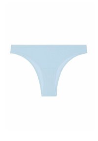Perizoma in cotone blu chiaro con una texture liscia, design minimalista e cintura sottile, privo di motivi visibili o dettagli in metallo.