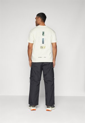 CE Q3 PR Z PANT - Bukser - black