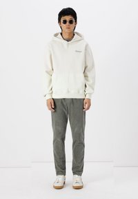 Abercrombie & Fitch SCRIPT LOGO - Felpa con cappuccio - birch