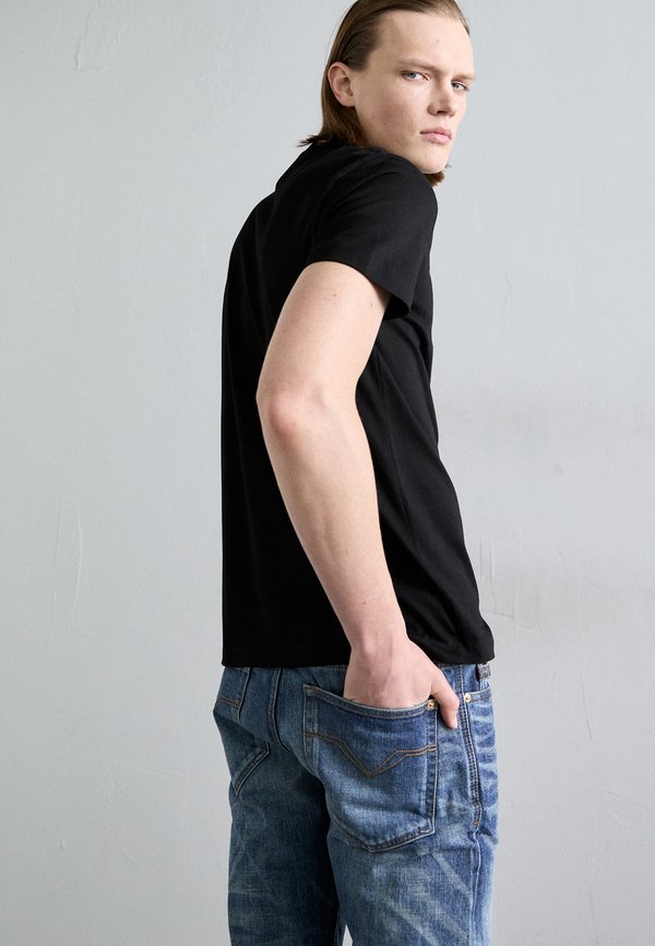 PANT - Straight leg jeans3