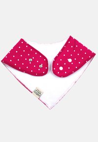 Heldere roze slab met witte stippen, voorzien van drukknoopsluitingen en een zachte witte onderkant. Gelabeld met de informatie voor het onderhoud van de stof.