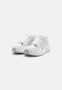 EA7 Emporio Armani SONIC DART UNISEX - Tenisice - optic white/antartica