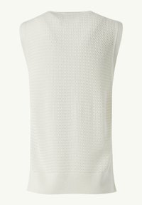 Weißer ärmelloser Pullover mit strukturiertem Strickmuster, gerippten Säumen und lockerer Passform, der ein insgesamt weiches und leichtes Design zeigt.
