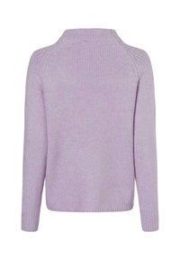 Lila gestrickter Pullover mit langen Ärmeln, geripptem Kragen und Saum. Verfügt über eine schlichte Textur mit gerippten Akzenten an den Schultern und Ärmelabschlüssen.