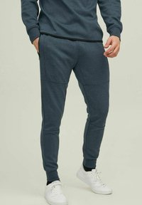 Jack & Jones JPSTWILL AIR PANTS - Spodnji deli trenirk - orion blue