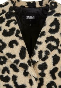 Urban Classics Abrigo de invierno - sand