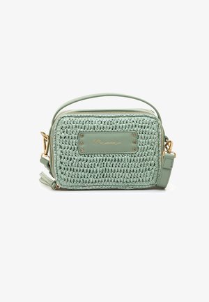 Borsa a tracolla verde menta con design intrecciato strutturato, dettagli in oro, chiusura con zip e una piccola targhetta con logo sul davanti.