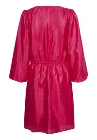 Rochie scurtă roz cu un finisaj satinat, cu mâneci lungi puffate, talie elastică și un detaliu de tip keyhole la spate pentru un plus de stil.