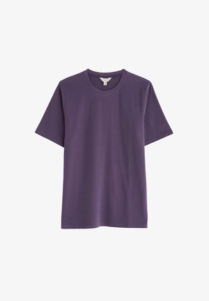 Tricou din bumbac violet, cu mâneci scurte, guler rotund și croială dreaptă. Textură netedă, fără modele vizibile sau embellishments.