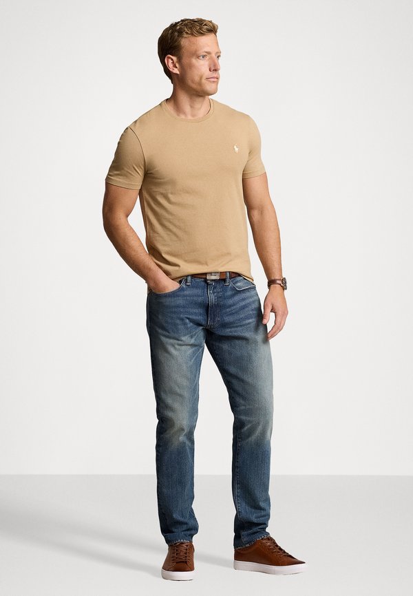 CUSTOM SLIM FIT JERSEY CREWNECK T-SHIRT - Basic T-shirt - cafe tan3